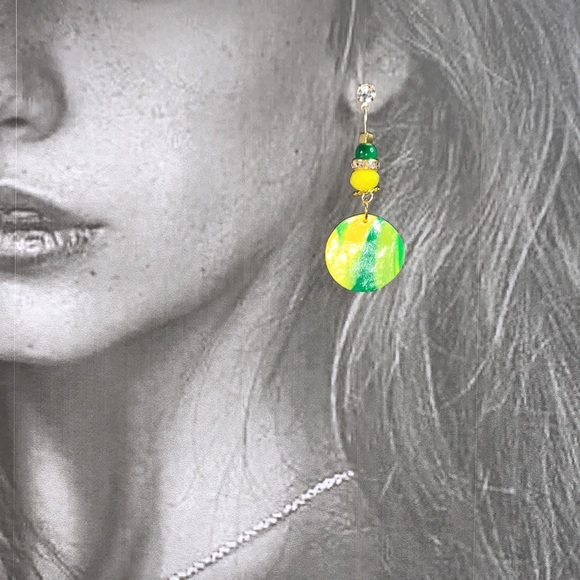 Oregon Duck 🦆 Themed Handcrafted Earrings - Picture 1 of 8